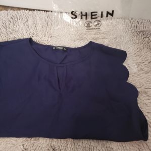 Ladies scalloped sleeve shirt